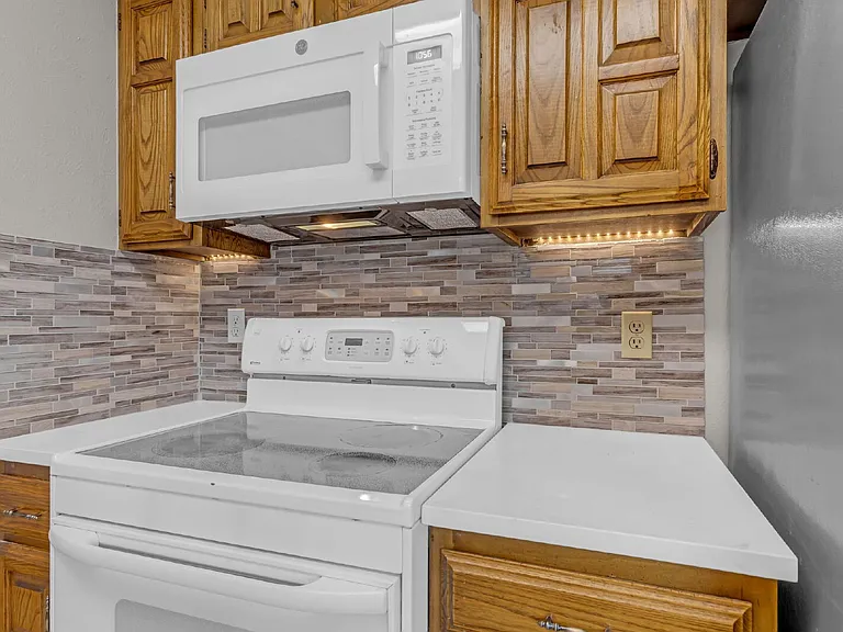 1906 Arvada Dr — Photo 12