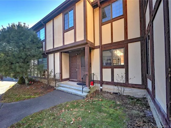 576 Swanson Crescent #576, Milford, CT 06461