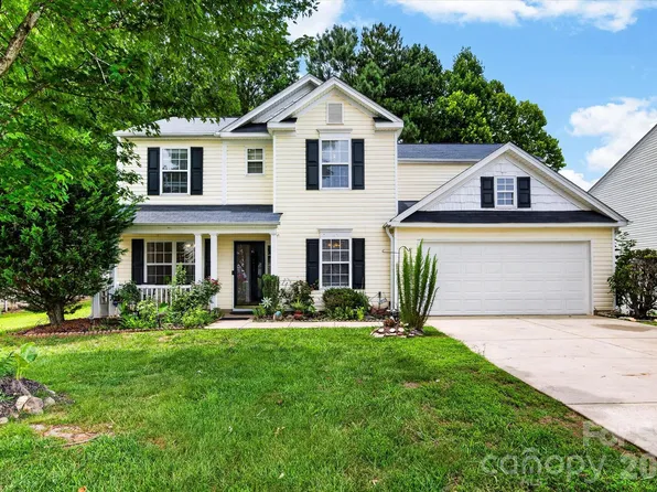 9833 Aventide Ln, Charlotte, NC 28215