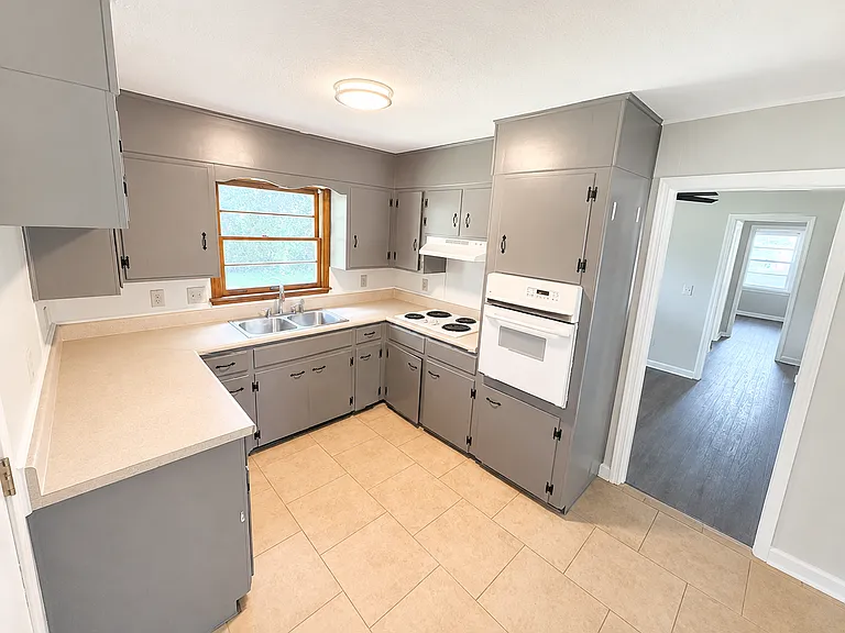 602 Austin Dr NW — Photo 5