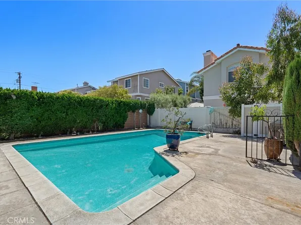 2012 Perry Ave, Redondo Beach, CA 90278