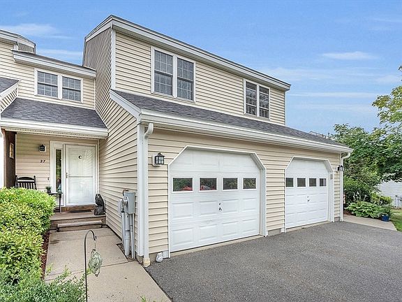 3rd image of 16 Acorn Ave Unit 16