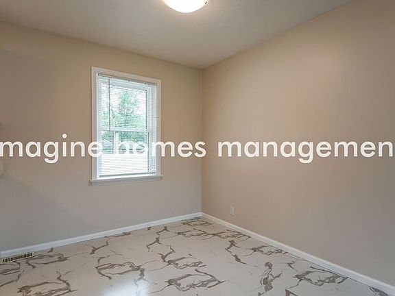 3rd image of 10725 Lavinia Dr