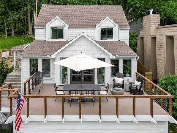 252 Apache Trl W, Lenexa, KS 66217