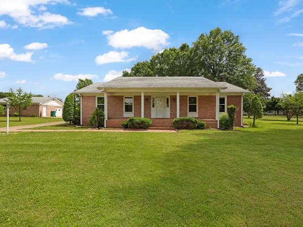 1410 Northwood Dr, Huntingdon, TN 38344