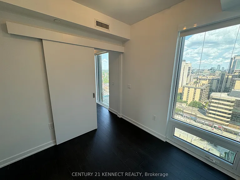 238 Simcoe St #1609 — Photo 12