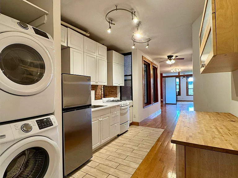 2250 1st Ave #4S — Photo 15