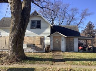 203 S State St, Poplar Grove, IL 61065