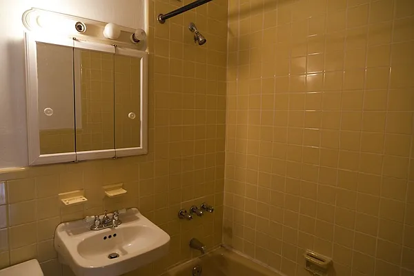 Rented by Bond New York | media 6