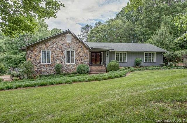 1st image of 2912 Gateshead Ct