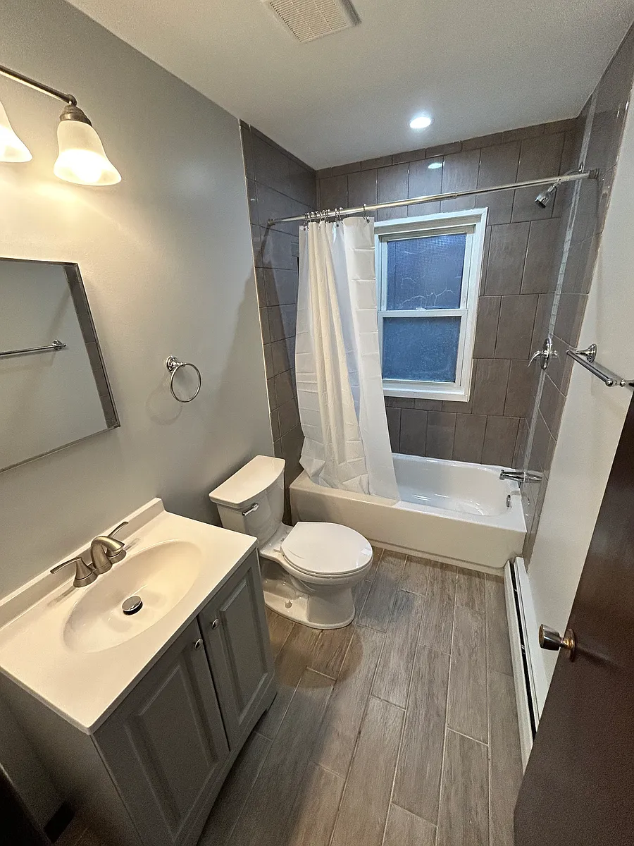 Building Photo - 3846 S Park Ave #4