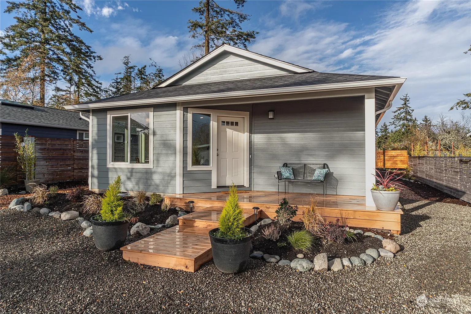 1401 Hastings Avenue photo 1
