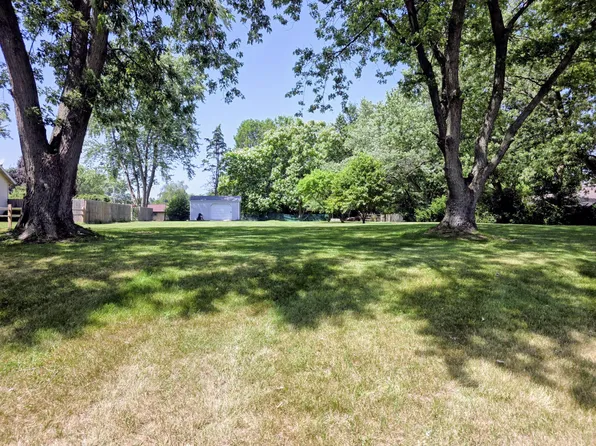 6421 Plainfield Ave, Kalamazoo, MI 49048