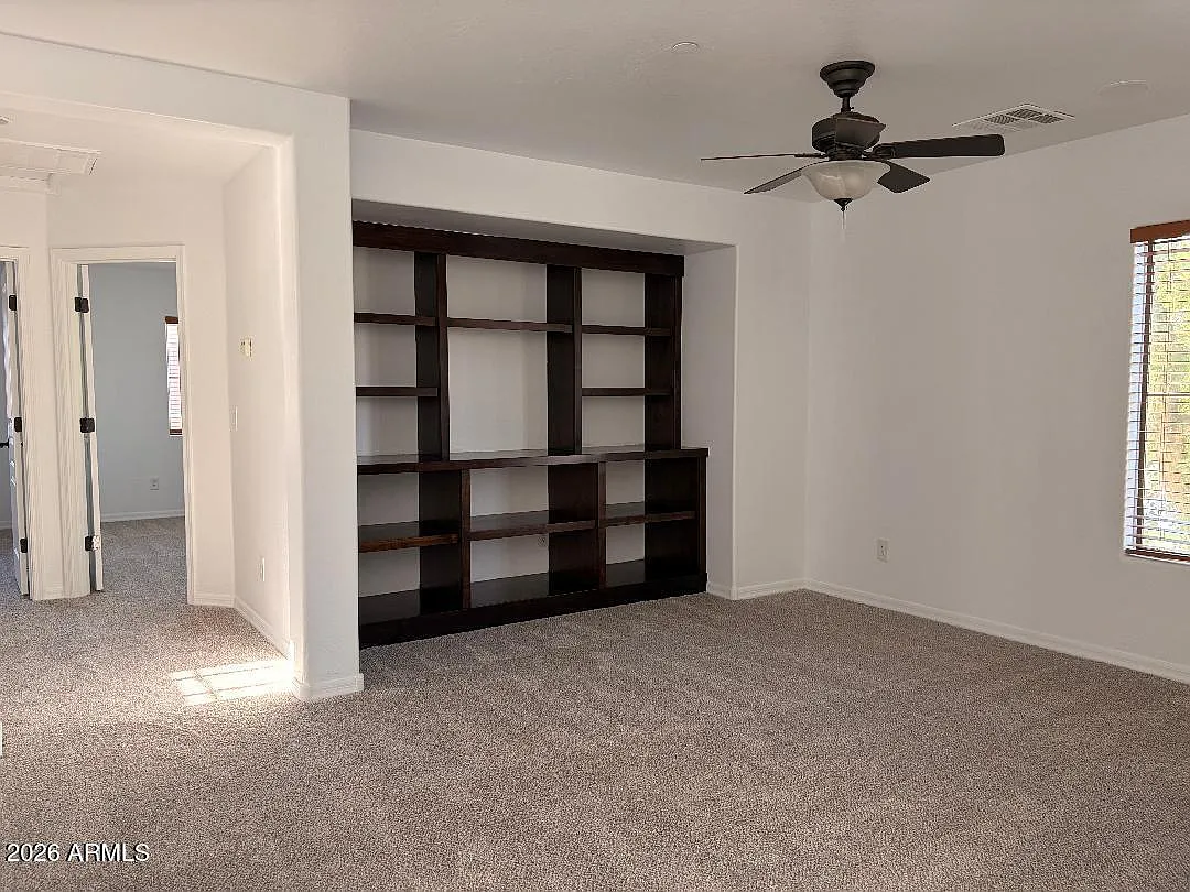 3 bed, 2.5 bath, 2260 sqft, $2,400 — Photo 2
