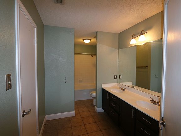 4th image of 7026 Mary Todd Dr