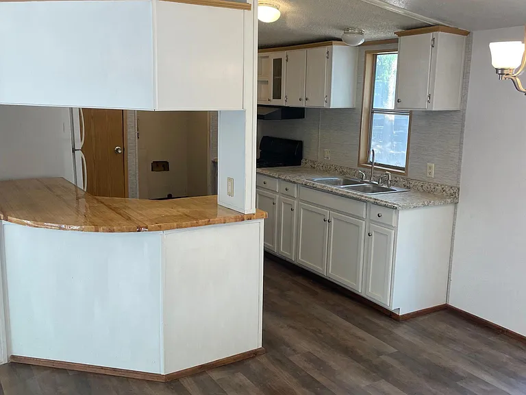 4028 San Ysidro Rd — Photo 2