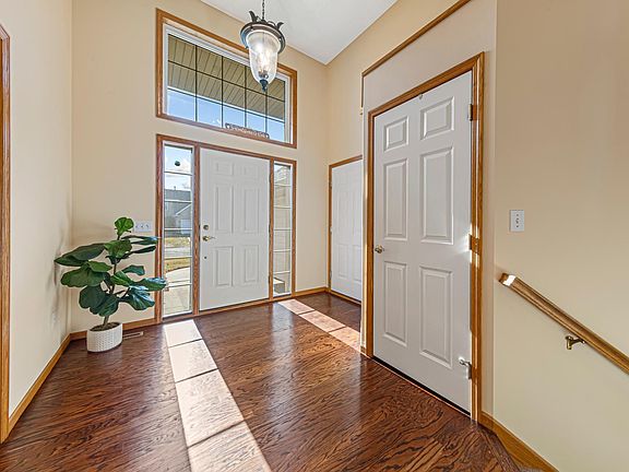 4th image of 16450 Griffon Ln