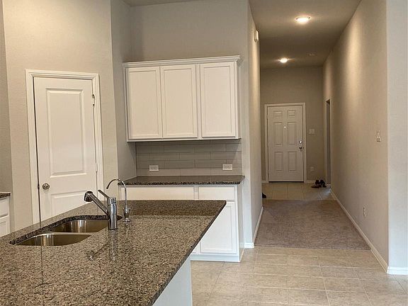 4th image of 6128 Halton Dr