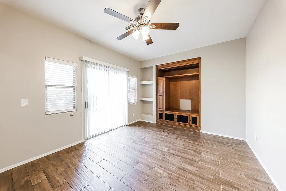3 bed, 3.0 bath, 1574 sqft, $2,050 — Photo 4