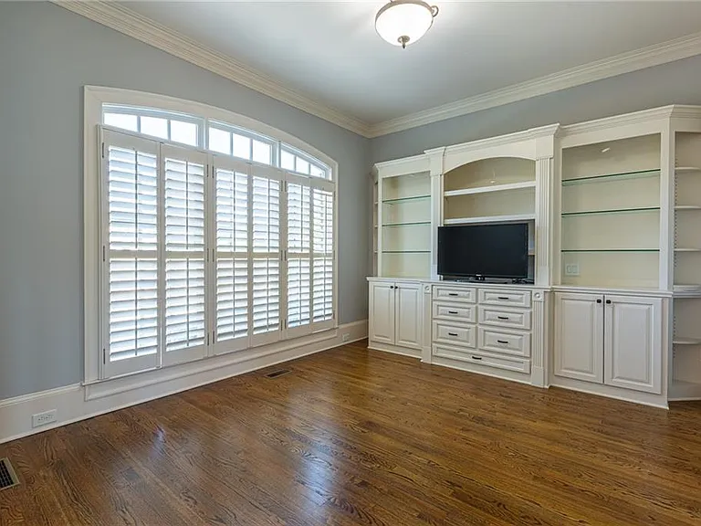 2360 Manor Creek Ct — Photo 10