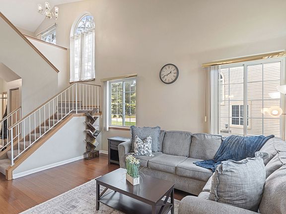 4th image of 2741 Odlum Dr #3