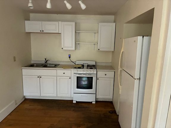 4th image of 1920 Emerson Ave S APT 2