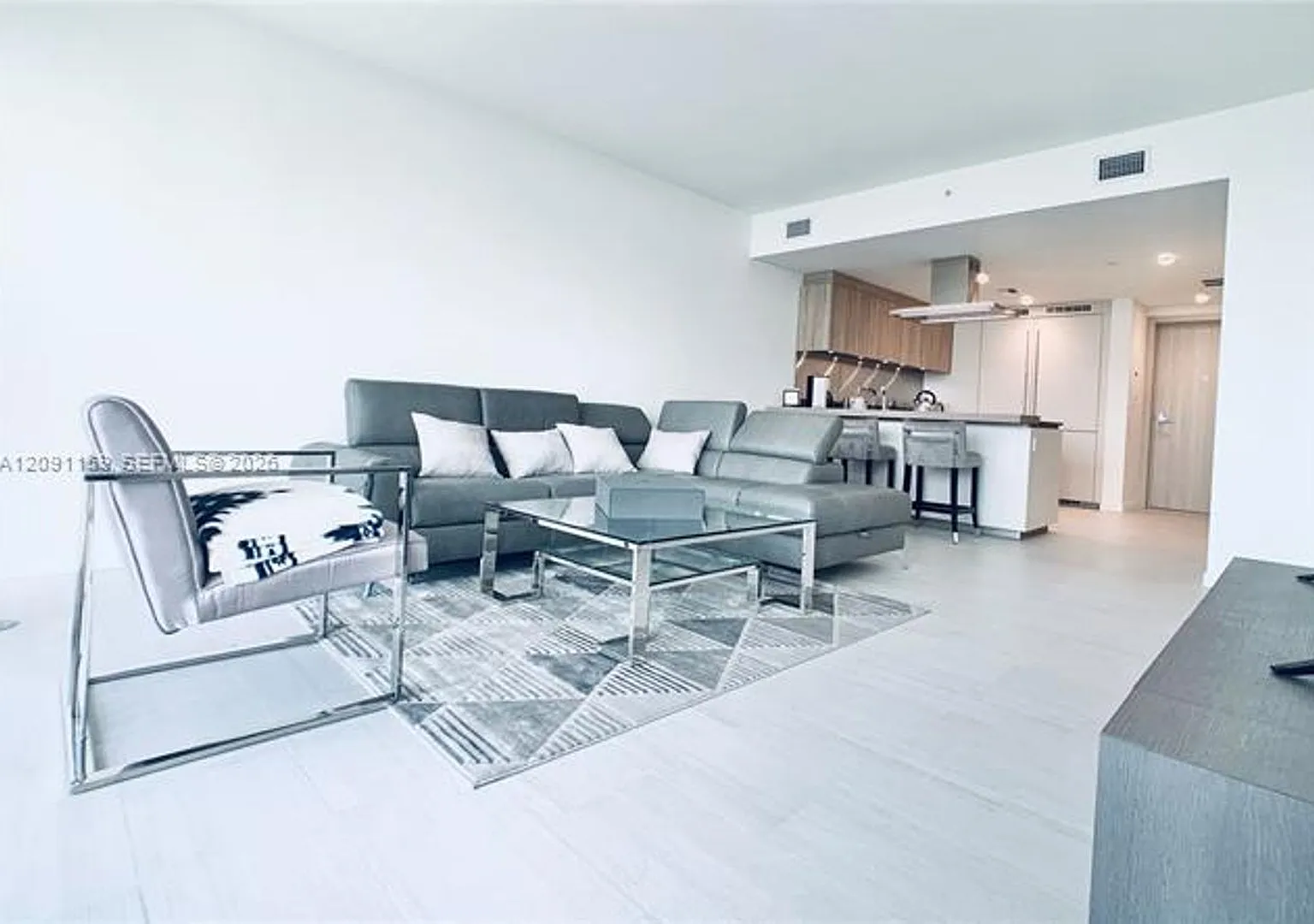 1000 Brickell Plz cu-4504, Miami, FL 33131 — Photo 3