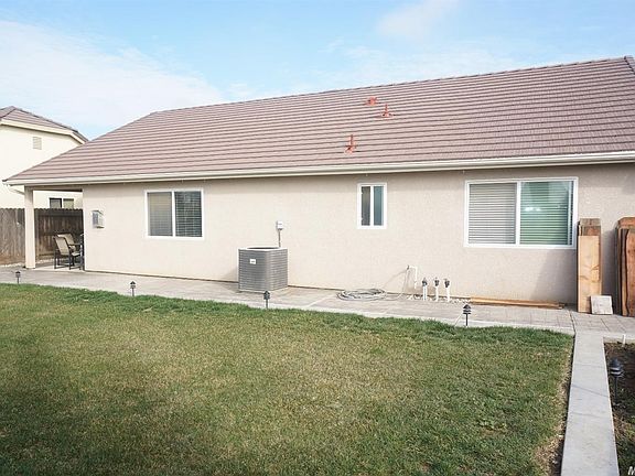 2nd image of 669 Kensington Cir