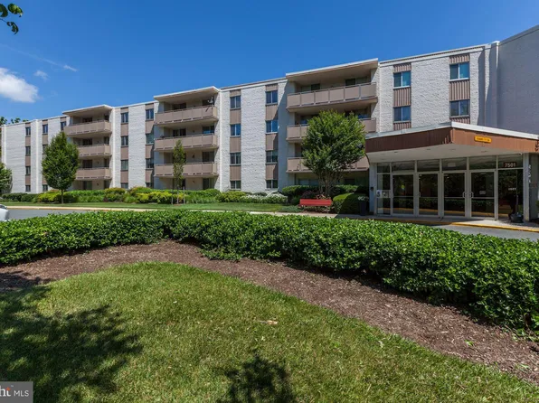 7501 Democracy Blvd APT B112, Bethesda, MD 20817