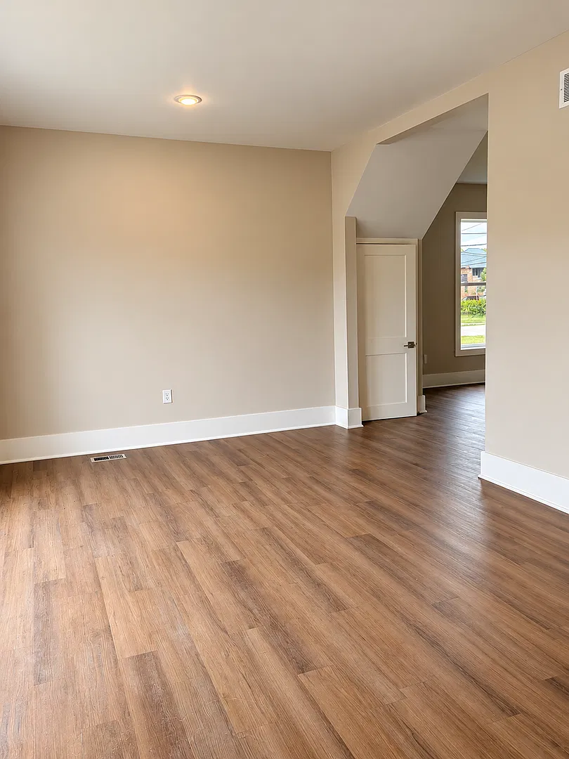 7438 Oakland St — Photo 4