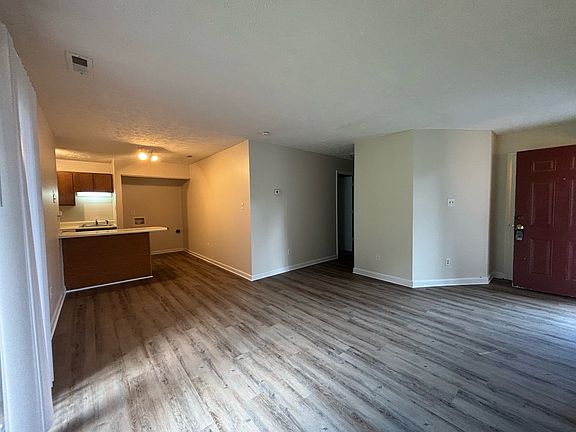 2nd image of 1123 Southwood Dr APT 4