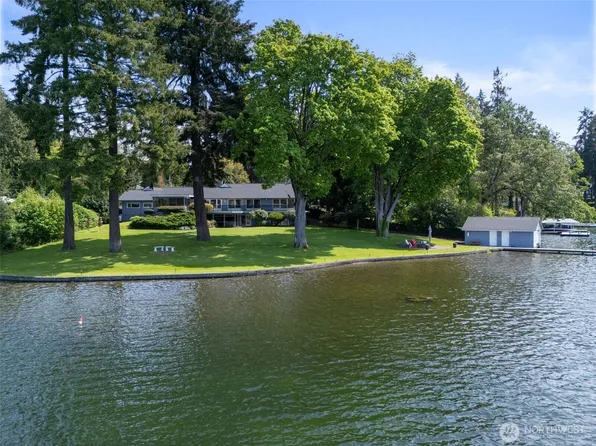 9138 Edgewater Drive SW, Lakewood, WA 98499