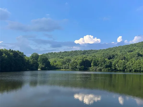 77 E Lake Dr, Fairview, NC 28730