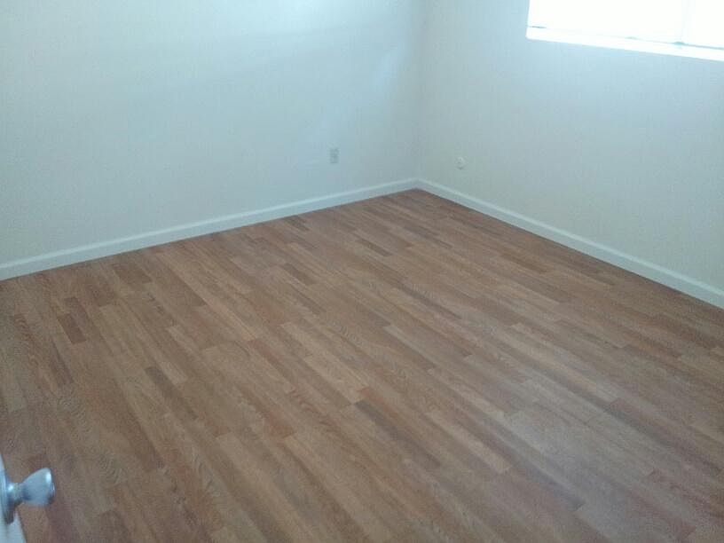 2nd image of 1015 Leslie Rd
