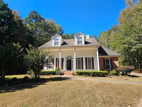 44 Hidden Lakes Ct, Newnan, GA 30263