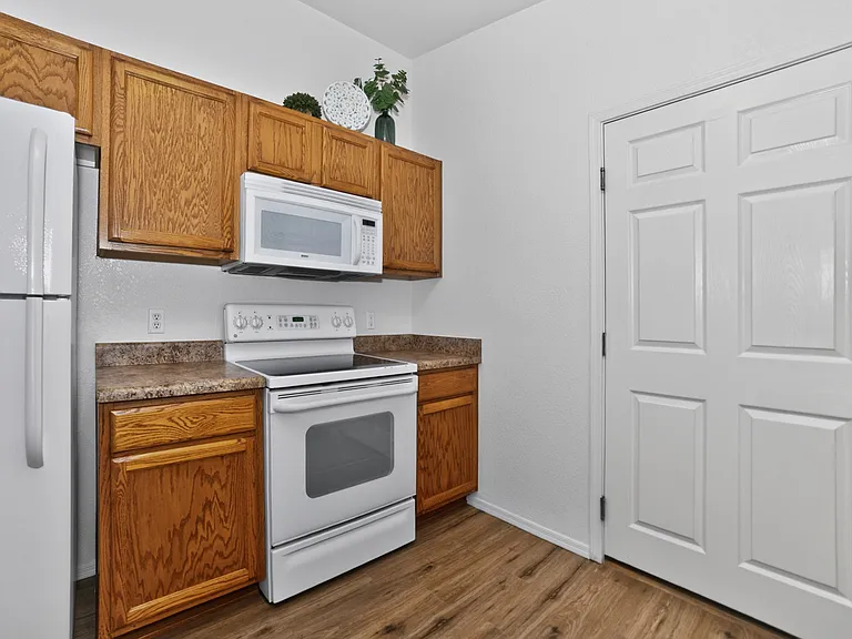 10320 S Tornado Ave — Photo 9