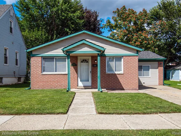 17595 Longfellow St, Roseville, MI 48066