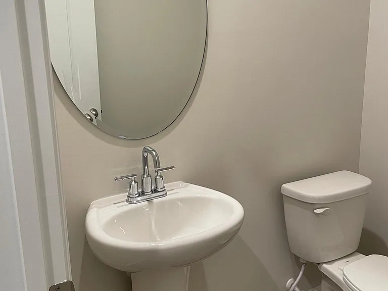1056 Apple Dr — Photo 5