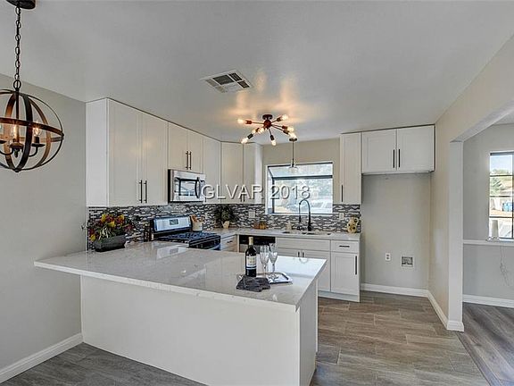 3rd image of 5905 Tippin Dr