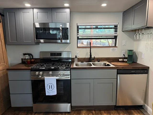 Highcrest Dr — Photo 5