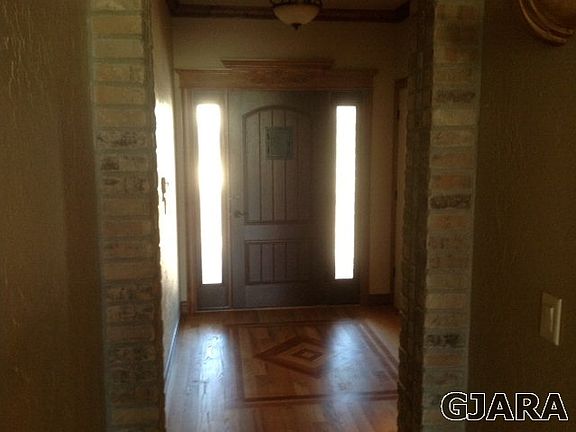 3rd image of 839 Shiraz Dr