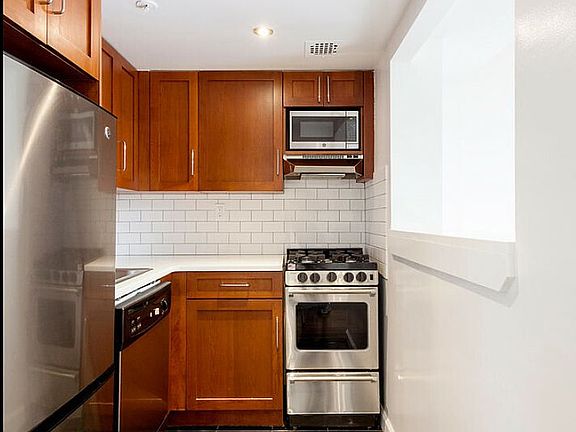 4th image of 127 4th Ave APT 2F