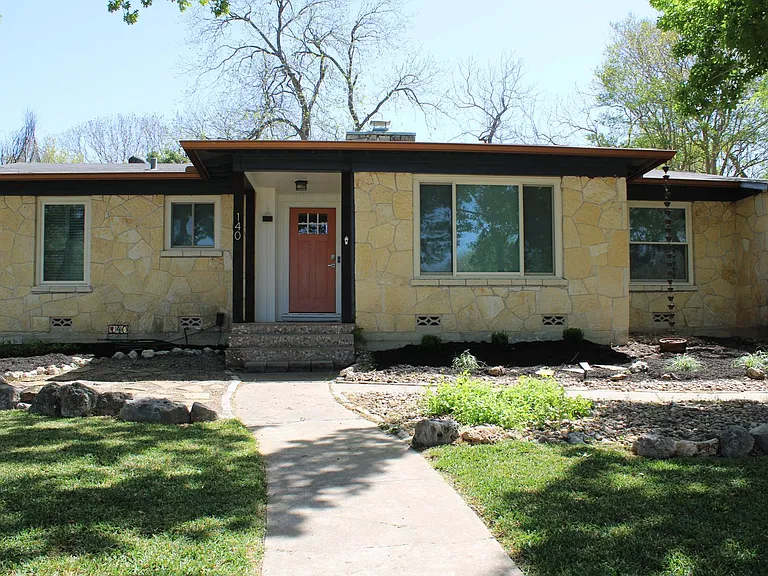 140 Arvin Dr — Photo 2