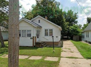 824 W Macqueen Ave, Peoria, IL 61604