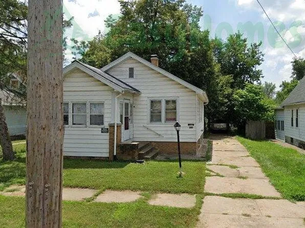 824 W Macqueen Ave, Peoria, IL 61604