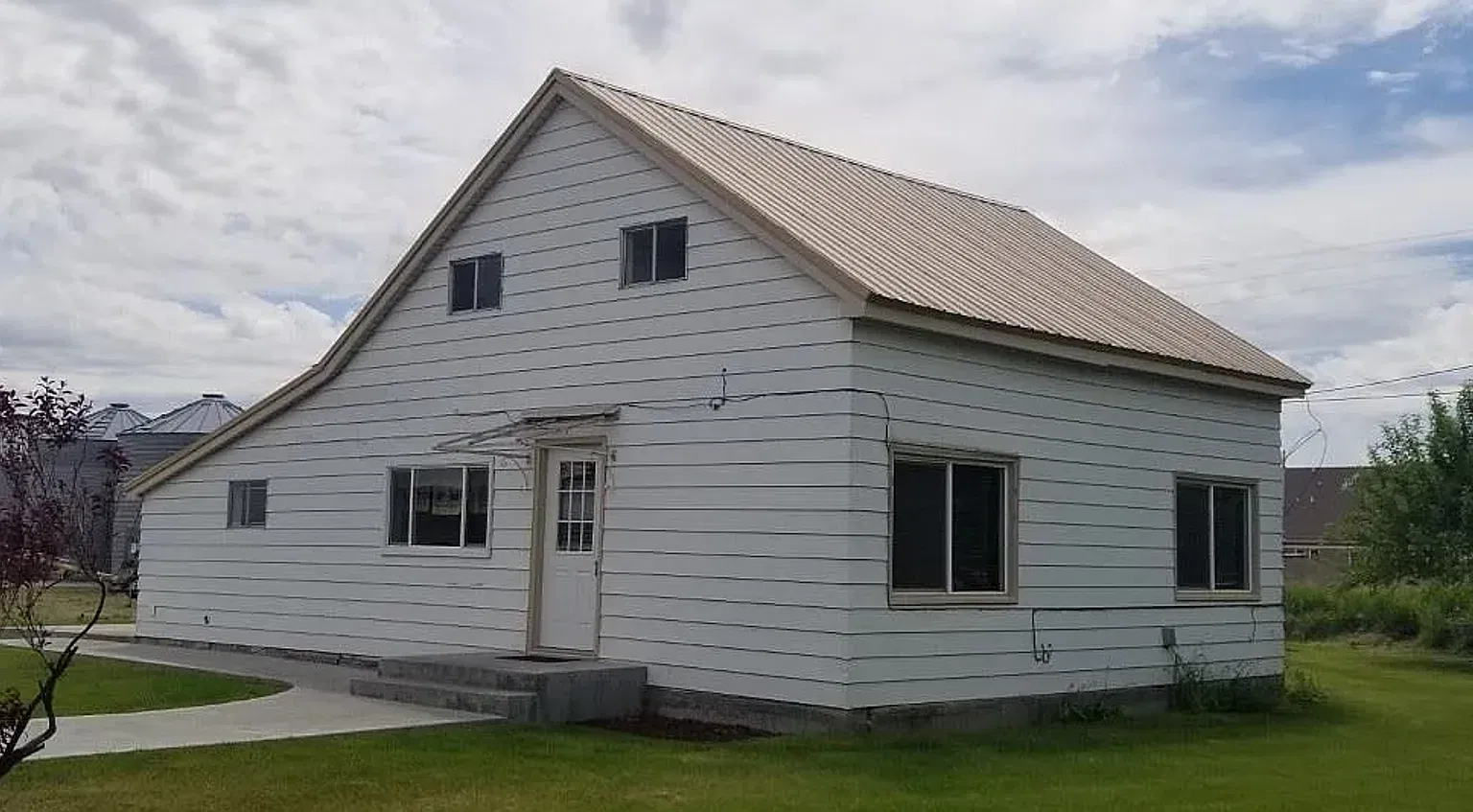 5 Bed/1 Bath House with Vintage Charm in Rigby, ID — Photo 1