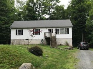 112 Maple Cir, Greentown, PA 18426