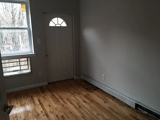 Rented by Premier Metro Realty Corp | media 28