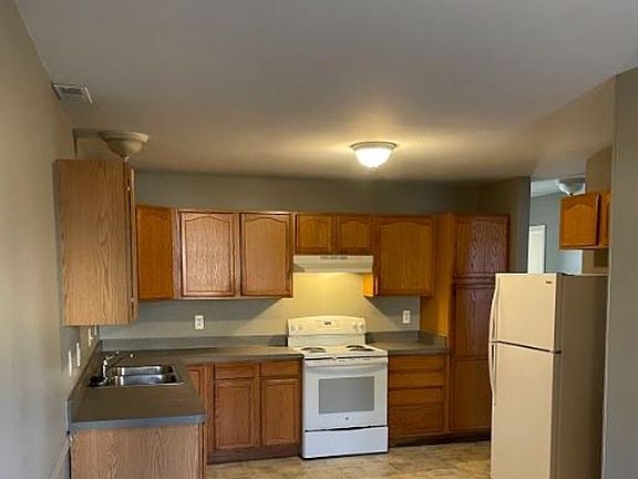 2nd image of 3300 Gloria St #S8