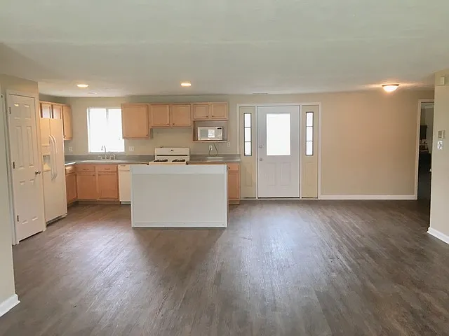 9403 Shenandoah Dr — Photo 8